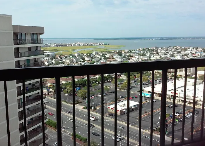 Amazing Oceanfront Bylevel Penthouse